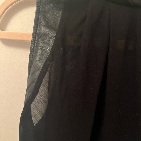 Leather and silk chiffon sleeveless blouse - Picture 2 of 3